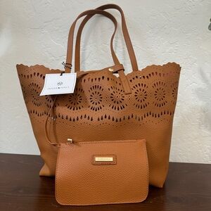Mark & Hall Camel Tote w Removable Pouch - Vegan